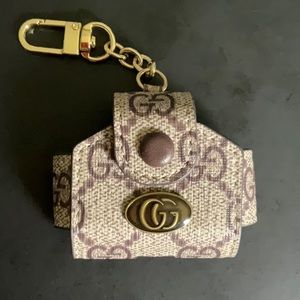 Apple AirPods Pro case